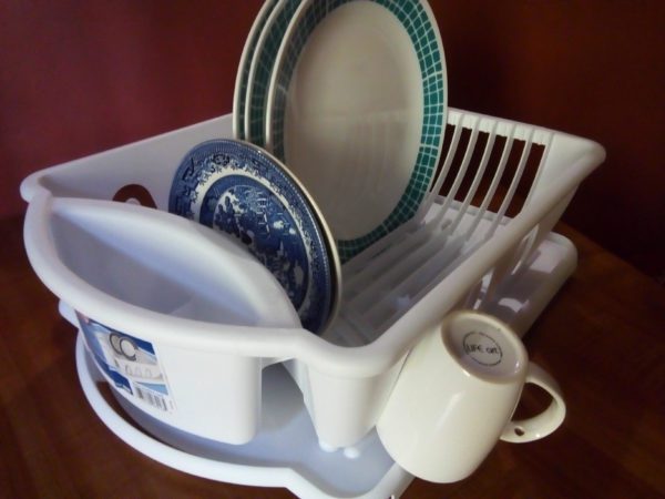 Sterilite dish rack in use